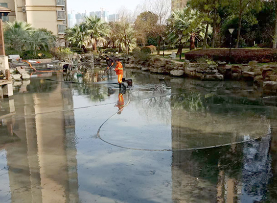 木兰景观池淤泥清理